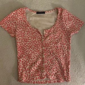 brandy melville: zelly cheetah top (pink)